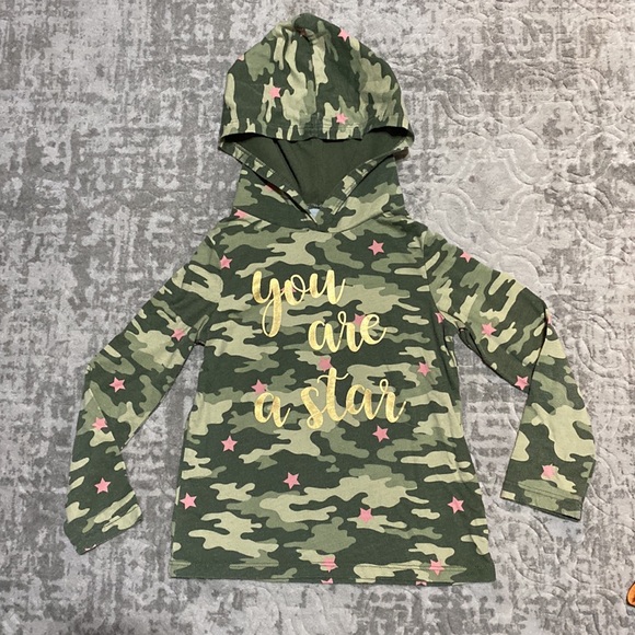 🔥4/20! Bundle of 5 girls shirts and dress. Size 4T - Picture 3 of 14